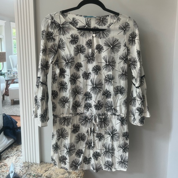 Alice + Olivia Monochrome Dandelion Print Blouse 95% Silk - Picture 1 of 5